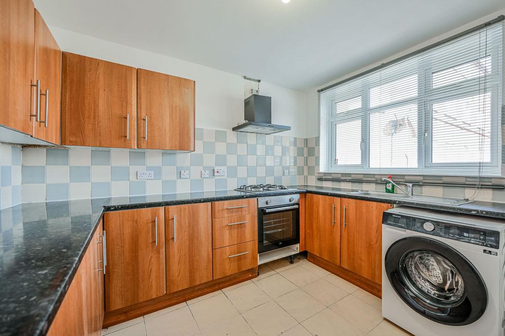 House in London - View 2