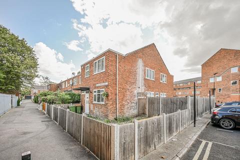 undefined, George Comberton Walk, Manor Park, London, E12