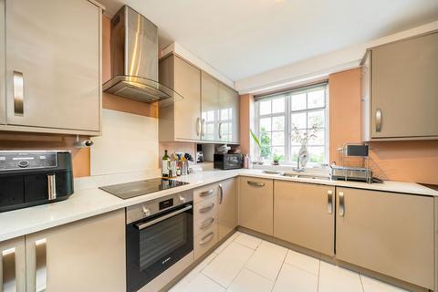 2 bedroom flat to rent, Lyttelton Road, London N2