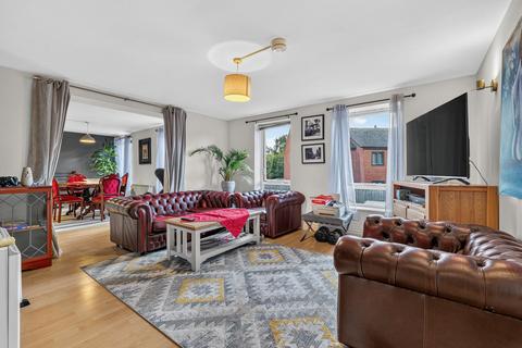 3 bedroom flat for sale, Millers Green, Nottingham, NG2