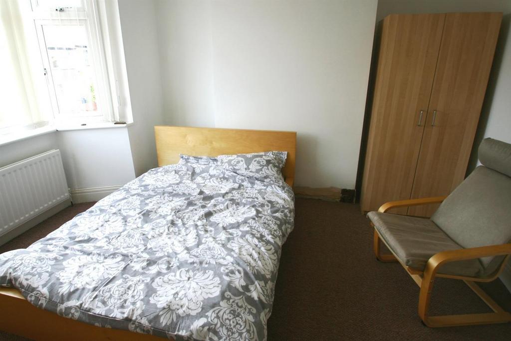 Apartment in Newcastle Upon Tyne - View 5
