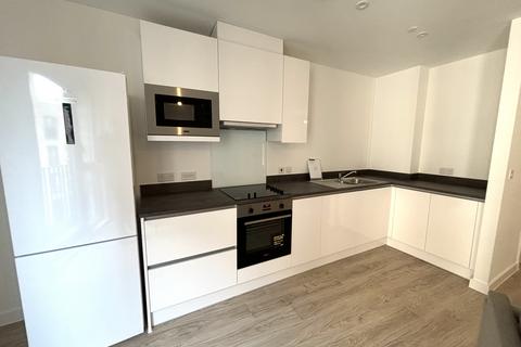 2 bedroom flat to rent, Griffiths Close, Birmingham, B12