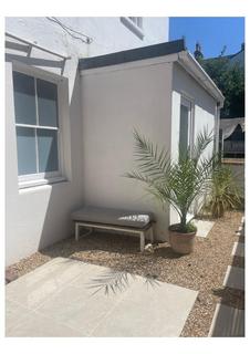 Studio to rent, Buxton Road, Brighton