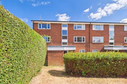 1 bedroom flat to rent, Bellfield, Pixton Way, Croydon