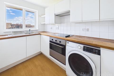 1 bedroom flat to rent, Bellfield, Pixton Way, Croydon