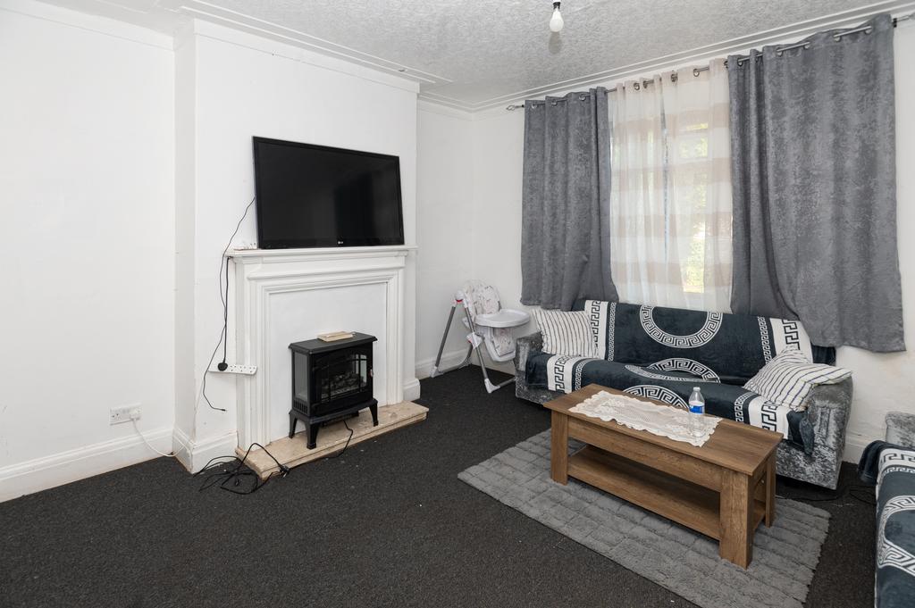 House in Doncaster - View 4