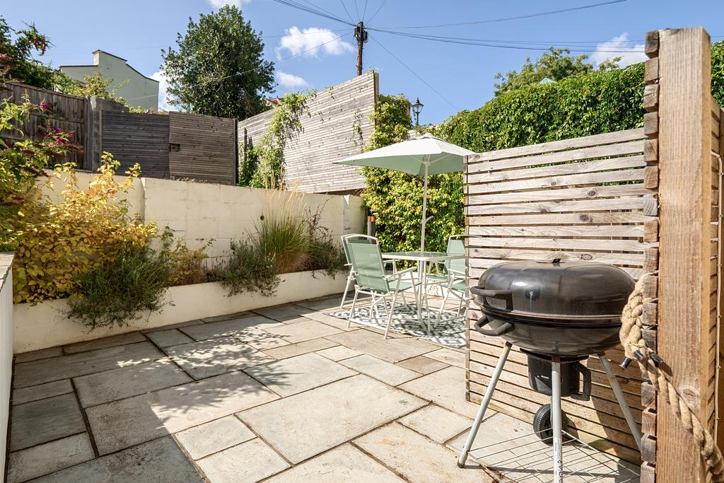 Apartment in Bristol - View 2