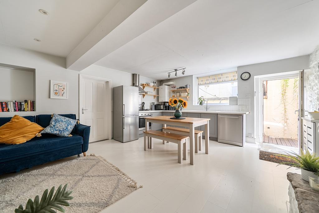Apartment in Bristol - View 4