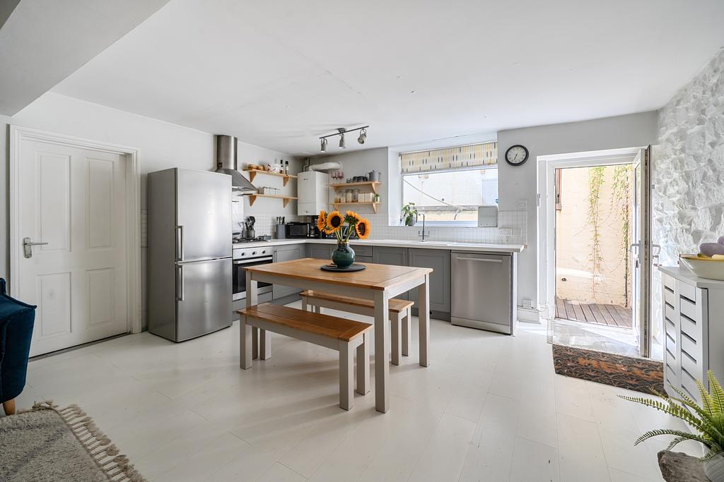 Apartment in Bristol - More