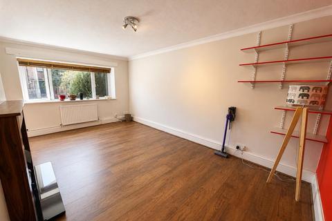 2 bedroom maisonette for sale, Exeter Road, Hanworth
