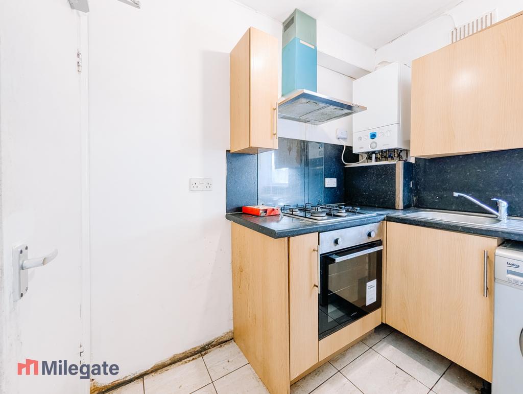 Apartment in Ilford - More