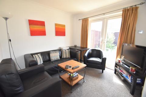 4 bedroom terraced house to rent, Bath Road, Hampshire PO4