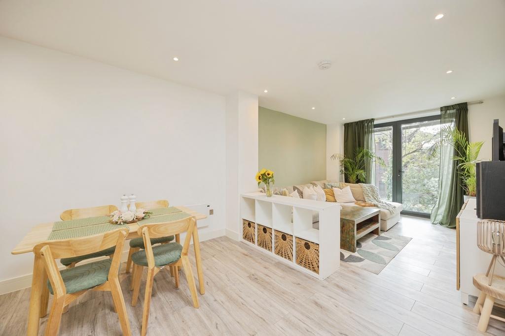 Apartment in Kent - View 3