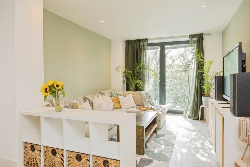 Apartment in Kent - View 4