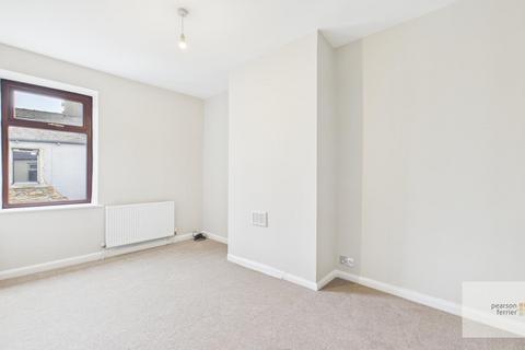 2 bedroom terraced house to rent, Commercial Street, Loveclough BB4