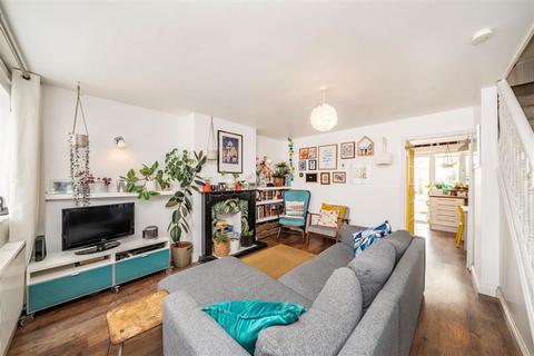 3 bedroom terraced house for sale, The Birches, London SE7