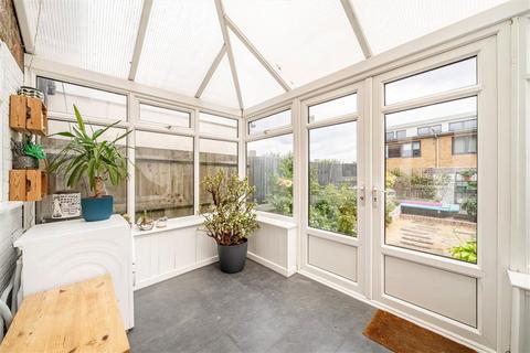 3 bedroom terraced house for sale, The Birches, London SE7