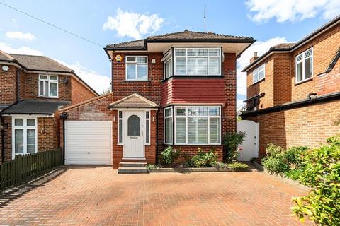 3 bedroom detached house for sale, St. Andrews Drive, Stanmore HA7
