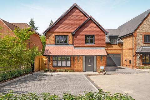 4 bedroom detached house for sale, Hawthorns, Hammersley Lane, Penn, Buckinghamshire, HP10