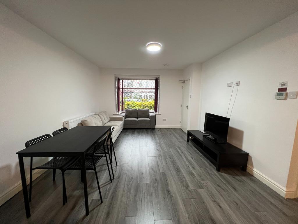 House in Manchester, Ladybarn, Burnage - View 3