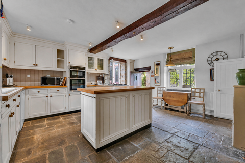 4 bedroom manor house for sale, Bidford Road, Evesham WR11