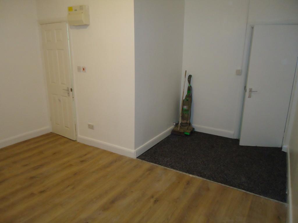 Apartment in Leeds - View 4