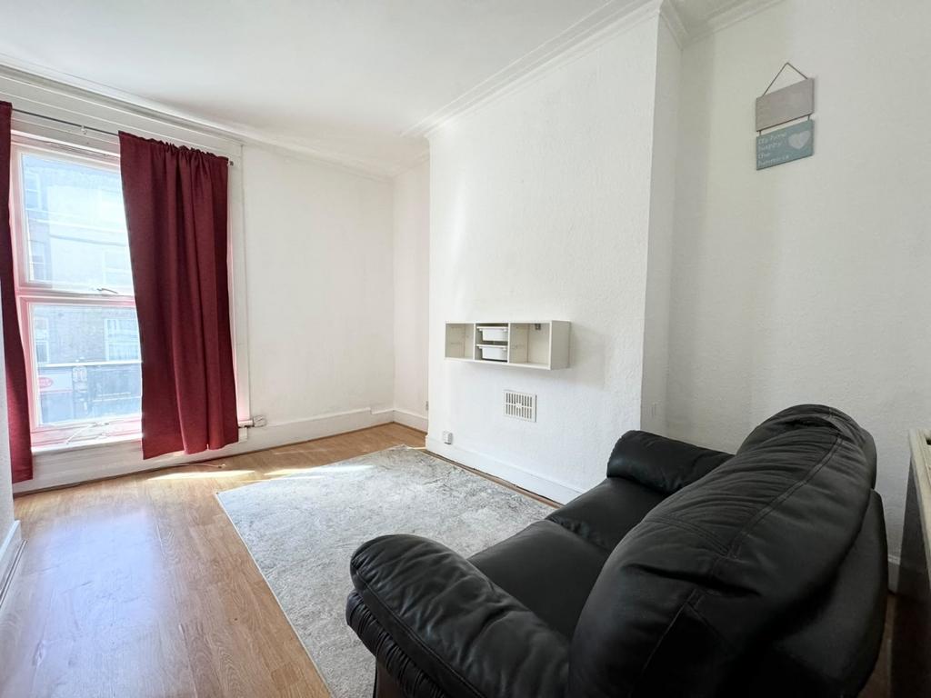 Apartment in Archway - More