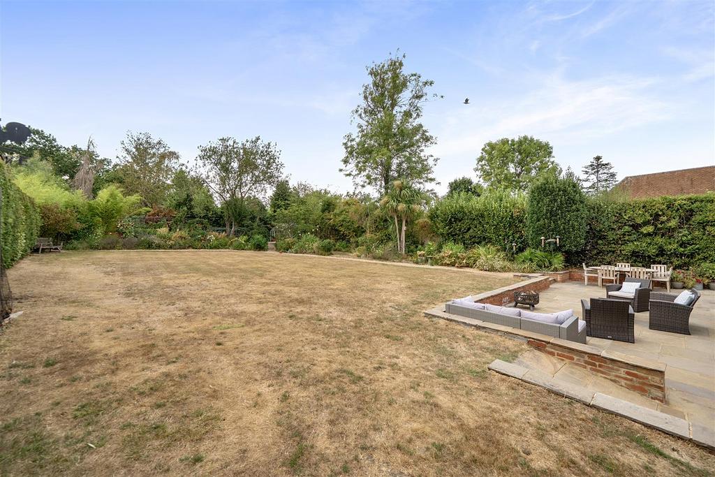House in East Horsley - View 2