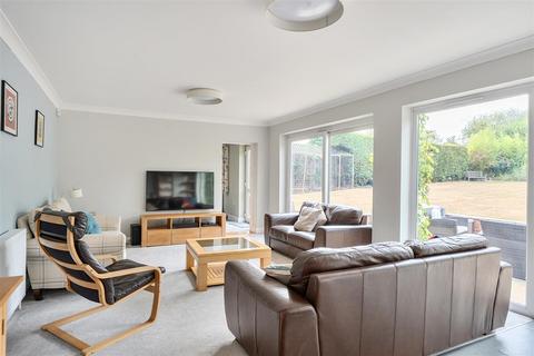 5 bedroom detached house for sale, Forest Road, East Horsley
