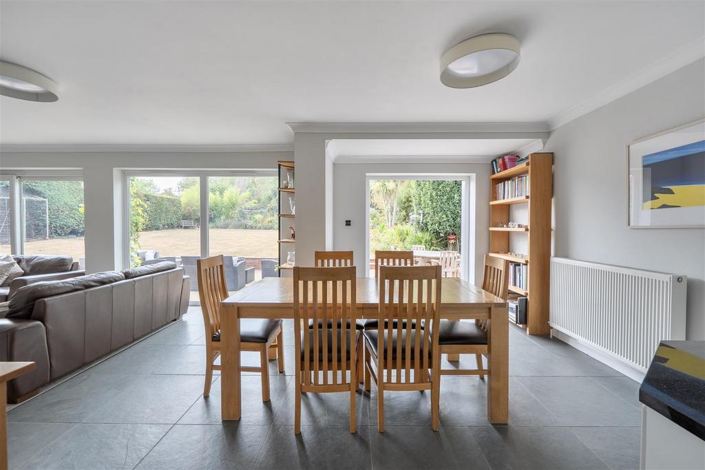 House in East Horsley - View 4