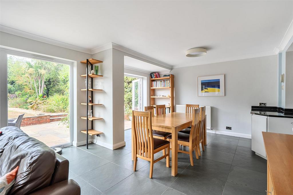 House in East Horsley - View 5