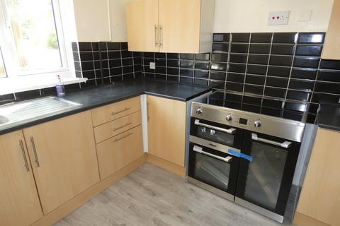 3 bedroom terraced house to rent, Bishopdale, Brookside