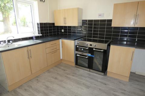 3 bedroom terraced house to rent, Bishopdale, Brookside