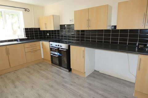 3 bedroom terraced house to rent, Bishopdale, Brookside