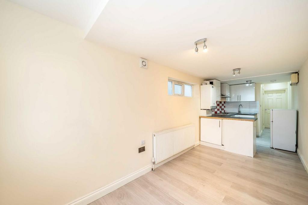 Apartment in London - View 3
