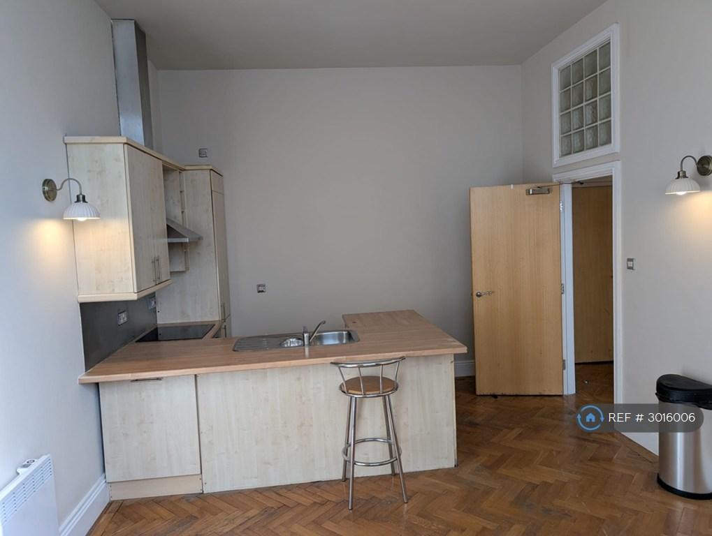 Apartment in Leeds - View 4