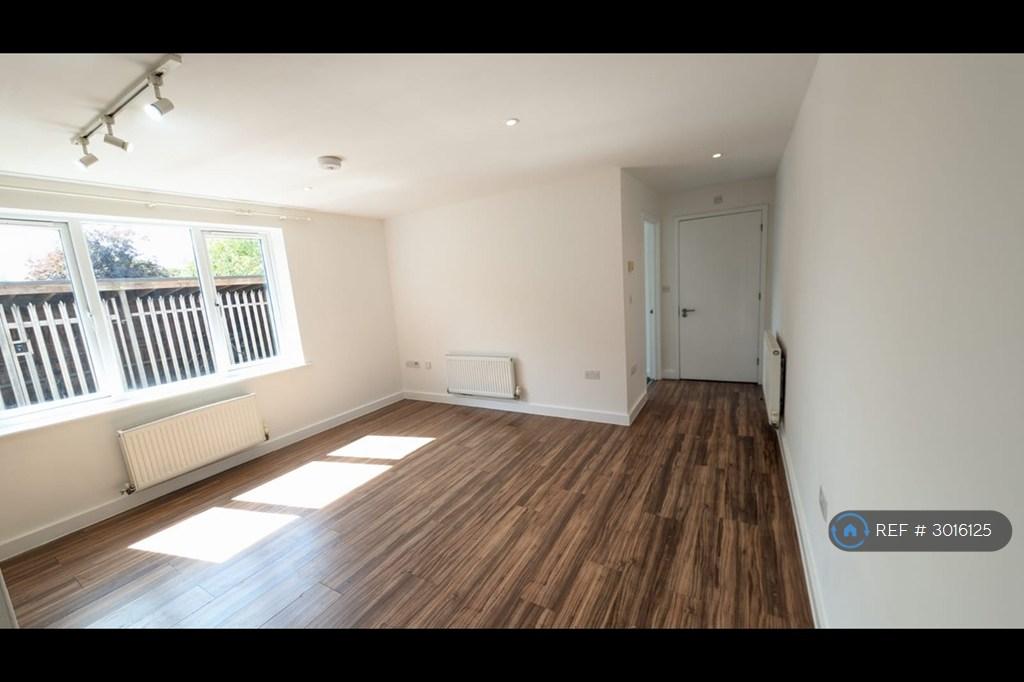 Apartment in Southampton, Midanbury - View 3