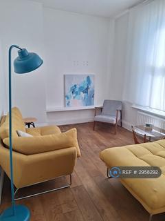 2 bedroom flat to rent, Campden, London, CR2
