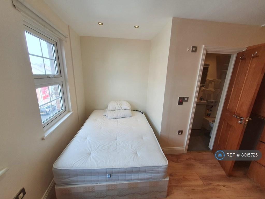 House in London - View 2