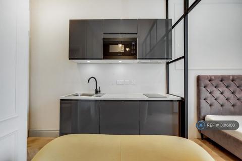 Studio to rent, Westbourne Terrace, London, W2