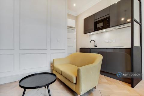 Studio to rent, Westbourne Terrace, London, W2