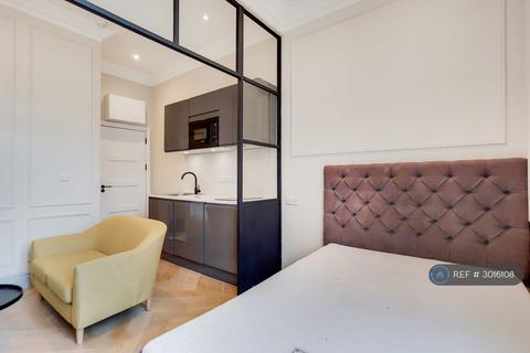 Studio to rent, Westbourne Terrace, London, W2