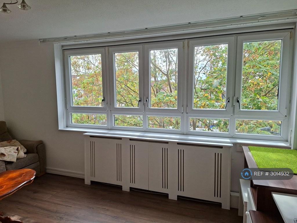 Apartment in Harrow - View 3
