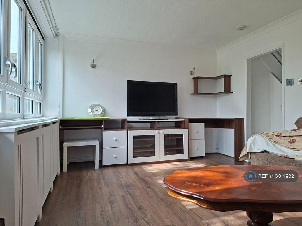 Apartment in Harrow - View 4