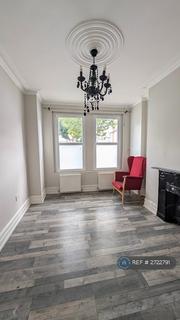 3 bedroom terraced house to rent, Tylecroft Road, London, SW16