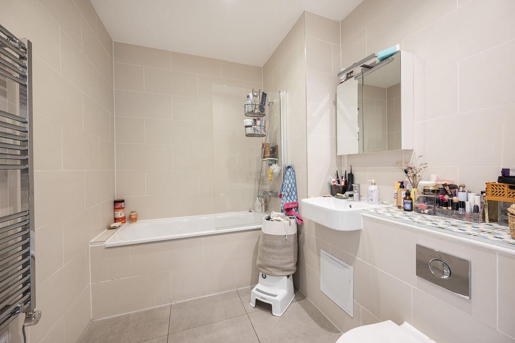 Apartment in London - More