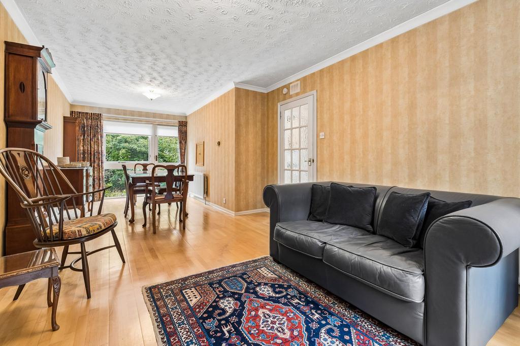 House in Bearsden, East Dunbartonshire - More
