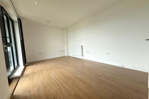 2 bedroom apartment to rent, Lingfield Apartments, Parade Gardens, E4