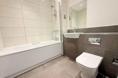 2 bedroom apartment to rent, Lingfield Apartments, Parade Gardens, E4