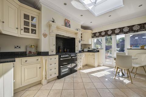 4 bedroom semi-detached house for sale, Willersley Avenue, Sidcup